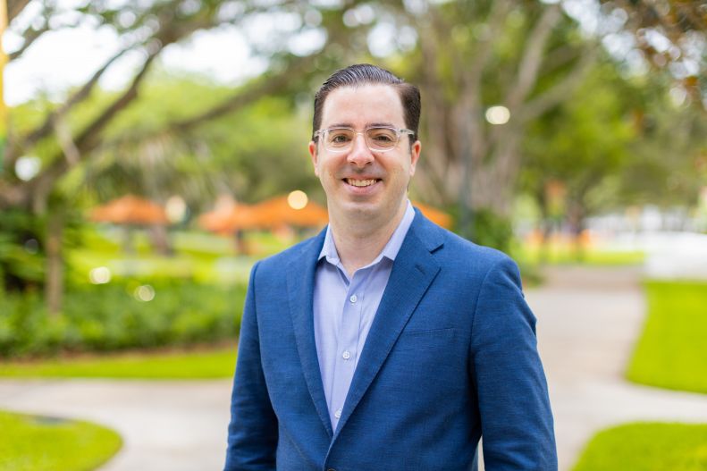 Michael J Bustamante